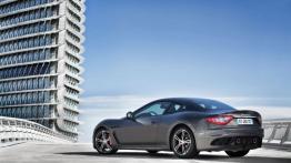 Maserati GranTurismo MC Stradale (2014) - widok z tyłu