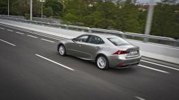 Lexus IS III 300h (2014) - widok z tyłu