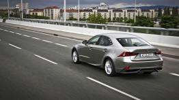 Lexus IS III 300h (2014) - widok z tyłu