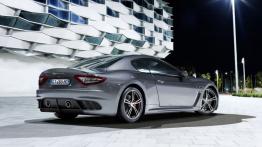 Maserati GranTurismo MC Stradale (2014) - widok z tyłu