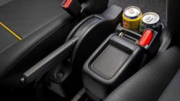 Nissan e-NV200 Barcelona Taxi (2014) - tunel środkowy między fotelami