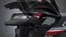 Hyundai i40 - tył - bagażnik otwarty