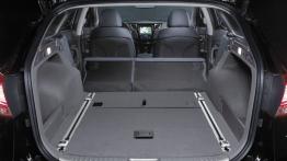 Hyundai i40 - tylna kanapa złożona, widok z bagażnika