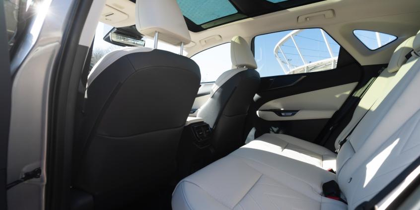 Lexus NX 450h+ E-FOUR Omotenashi nie pozwala sobie na słabości. W końcu znalazłem samochód dla siebie