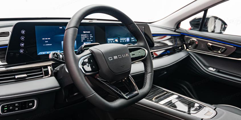 Porównanie: Omoda 5 1.6 T-GDI vs Suzuki S-Cross 1.4 BoosterJet. Gdy rozsądek bierze górę