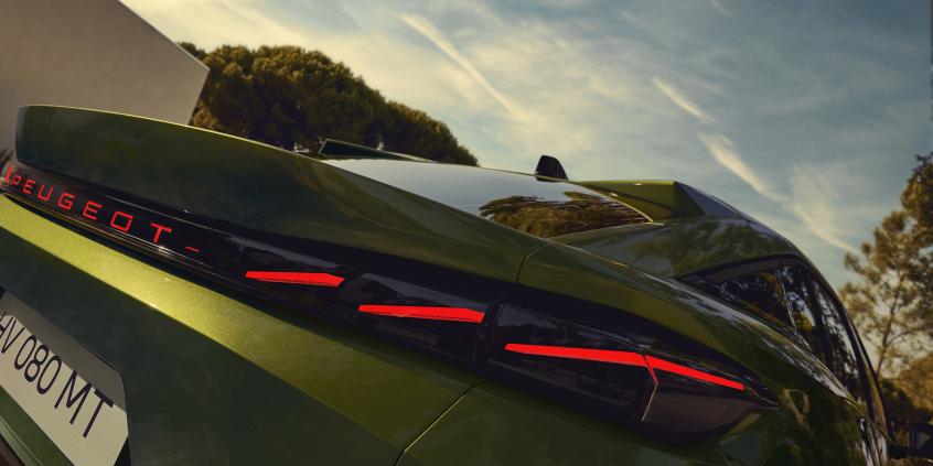 Nowy Peugeot 408 po liftingu: Bogatsze wyposażenie, ale cennik ani drgnął