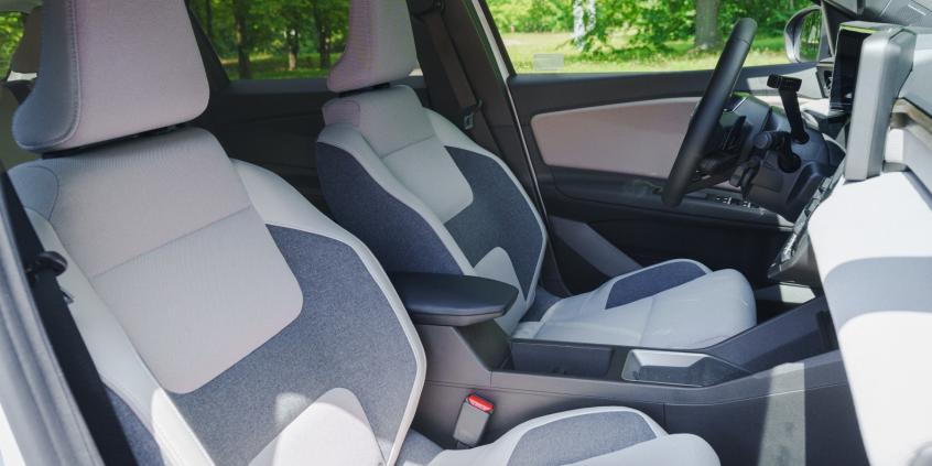 Nissan Micra 52 kWh Evolve Plus to przykład kobiecego auta. Kupimy go oczami i nie pożałujemy