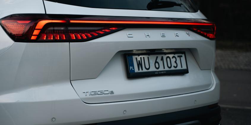 Porównanie: JAC JS8 Pro 1.5 T-GDI DCT vs Chery Tiggo 8 1.6 T-GDI DCT Prestige. Sprawdzam 7-osobowe chińskie SUV-y