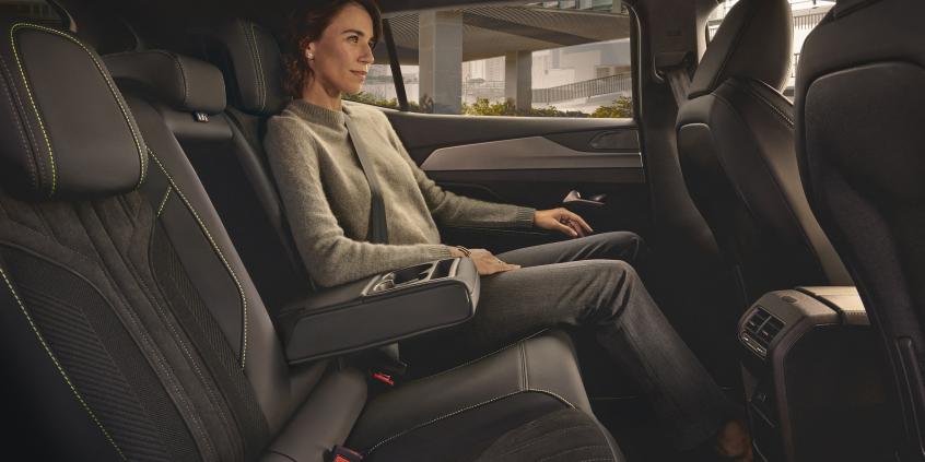 Nowy Peugeot 408 po liftingu: Bogatsze wyposażenie, ale cennik ani drgnął