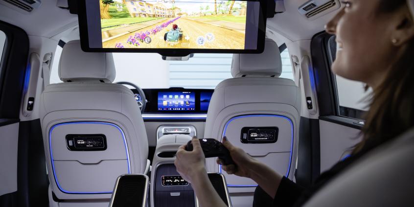 Mercedes VLE 2026 to szczyt luksusu w skórze vana. Ma kino 8K, technologię 800V i zwrotność auta miejskiego