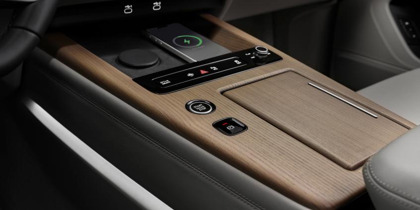 Nowe Audi Q7 z dieslem V6 i kosmicznymi światłami debiutuje na rynku. BMW i Mercedes mają poważny problem