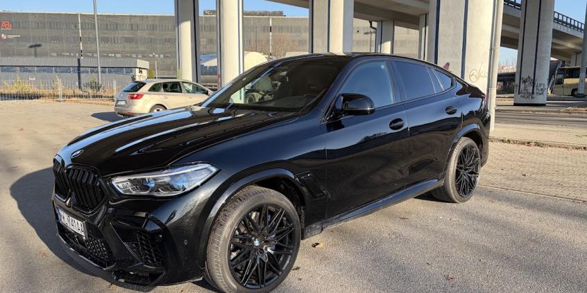 Dolar po 3.55 PLN, a auta z USA tanieją. Co to oznacza dla kupujących w Polsce?