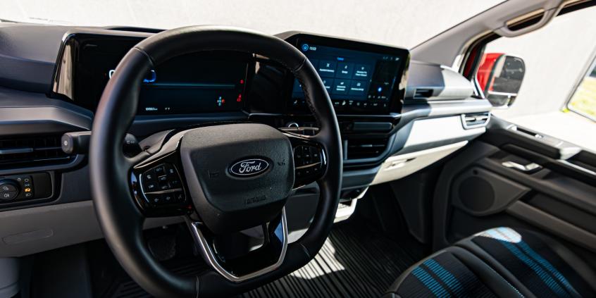 Test: Ford Transit Custom Van L1 PHEV Sport. Hybrydowy dostawczak to już nie fanaberia a wybór z rozsądku