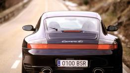 Porsche 911 996 Carrera 4S - widok z tyłu