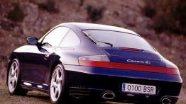 Porsche 911 996 Carrera 4S - widok z tyłu