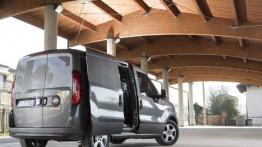 Fiat Doblo III Cargo Facelifting (2015) - widok z tyłu