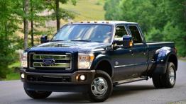 Ford serii F Super Duty 2015 - widok z przodu