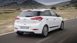 Hyundai i20 II Hatchback Kappa 1.4 MPI (2015) - widok z tyłu