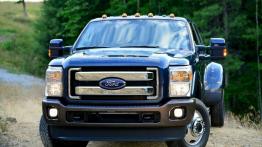 Ford serii F Super Duty 2015 - widok z przodu