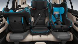 BMW serii 2 Gran Tourer (2015) - foteliki dziecięce na tylnej kanapie