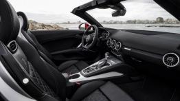 Audi TT III Roadster (2015) - widok ogólny wnętrza z przodu