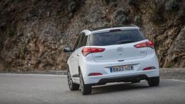 Hyundai i20 II Hatchback Kappa 1.4 MPI (2015) - widok z tyłu