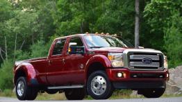 Ford serii F Super Duty 2015 - prawy bok