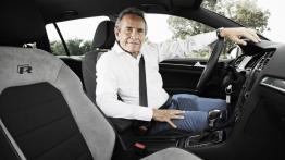 Volkswagen Golf VII R Variant (2015) - widok ogólny wnętrza z przodu