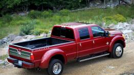 Ford serii F Super Duty 2015 - prawy bok