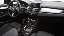 BMW 220i Gran Tourer (2015) - pełny panel przedni