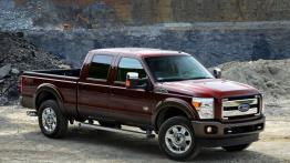 Ford serii F Super Duty 2015 - prawy bok