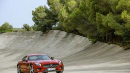 Mercedes AMG GT S (2015) - widok z przodu