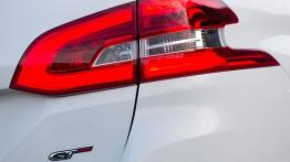 Peugeot 308 II SW GT (2015) - prawy tylny reflektor - włączony