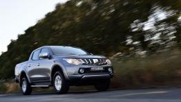 Mitsubishi Triton 2015 - widok z przodu