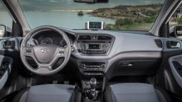 Hyundai i20 II Hatchback Kappa 1.4 MPI (2015) - pełny panel przedni