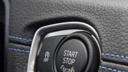 BMW 220i Gran Tourer (2015) - przycisk do uruchamiania silnika