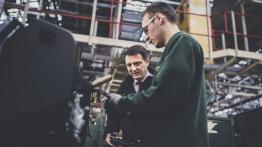 Land Rover Defender 2,000,000 (2015) - taśma produkcyjna