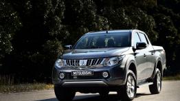 Mitsubishi Triton 2015 - widok z przodu