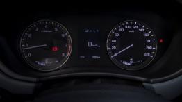Hyundai i20 II Hatchback Kappa 1.4 MPI (2015) - zestaw wskaźników