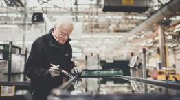 Land Rover Defender 2,000,000 (2015) - taśma produkcyjna