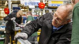 Land Rover Defender 2,000,000 (2015) - taśma produkcyjna