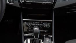 BMW 220i Gran Tourer (2015) - konsola środkowa