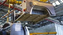 Land Rover Defender 2,000,000 (2015) - taśma produkcyjna