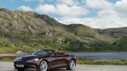 Aston Martin Vanquish Volante (2015) - lewy bok