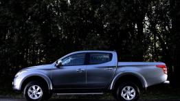 Mitsubishi Triton 2015 - lewy bok