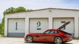 Mercedes AMG GT S (2015) - lewy bok - bagażnik otwarty