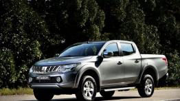 Mitsubishi Triton 2015 - lewy bok