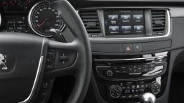 Peugeot 508 Sedan Facelifting (2015) - konsola środkowa