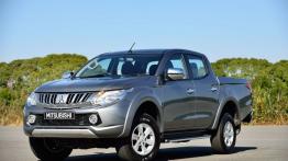Mitsubishi Triton 2015 - lewy bok