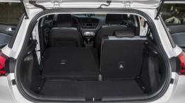 Hyundai i20 II Hatchback Kappa 1.4 MPI (2015) - tylna kanapa złożona, widok z bagażnika